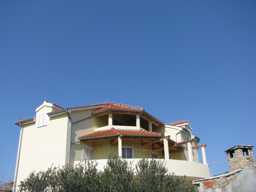 Apartment Megi Tribalj Rum bild