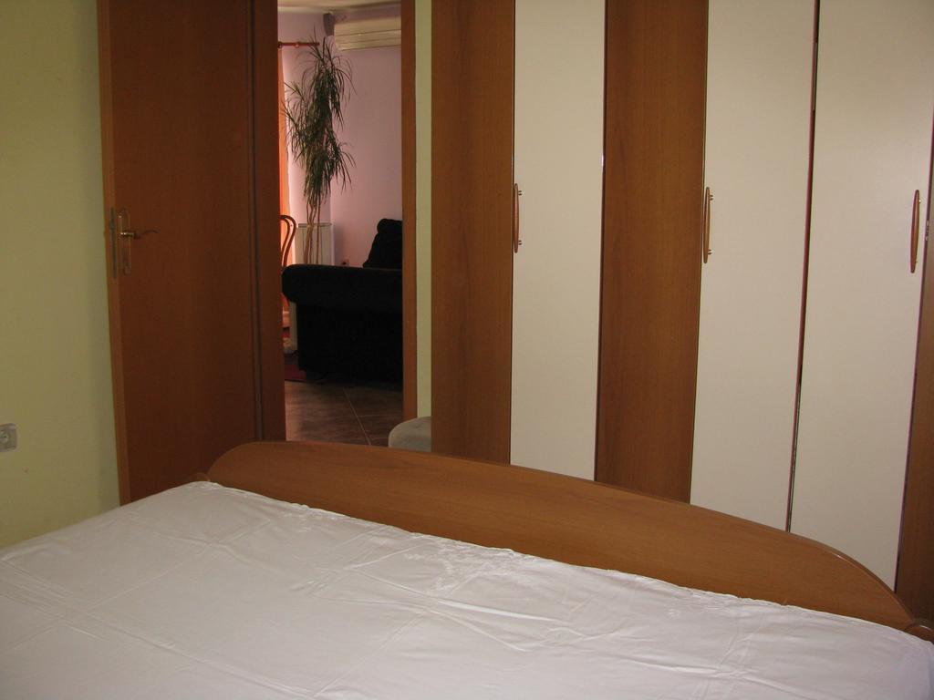 Apartment Megi Tribalj Exteriör bild