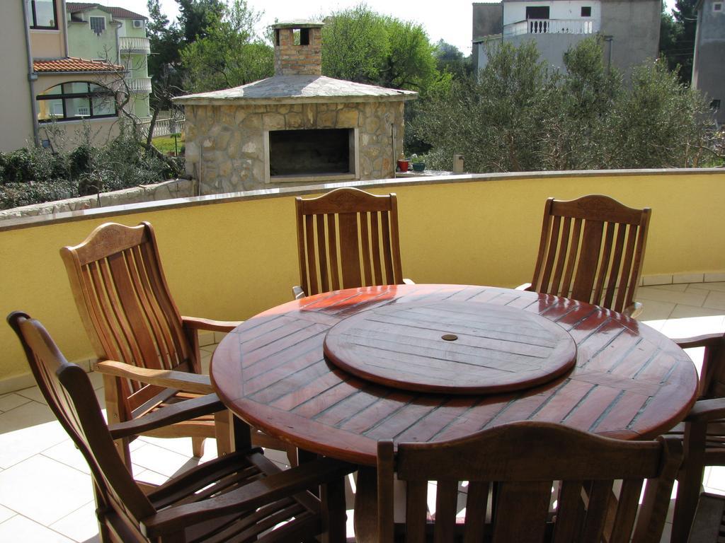 Apartment Megi Tribalj Rum bild