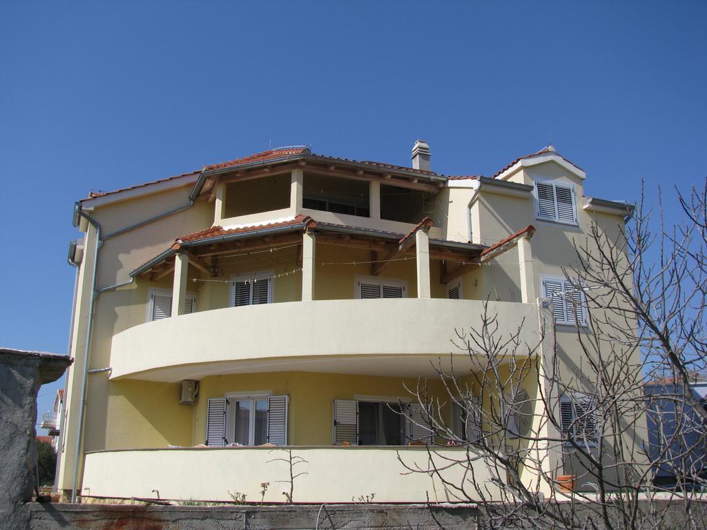 Apartment Megi Tribalj Exteriör bild