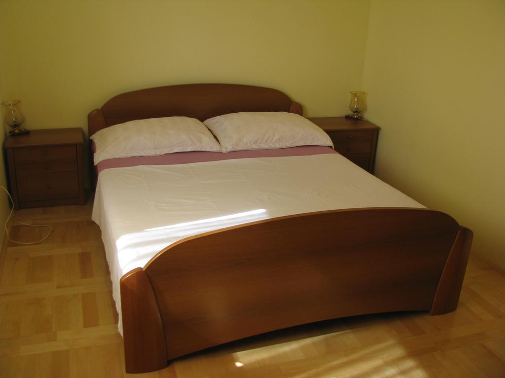 Apartment Megi Tribalj Rum bild